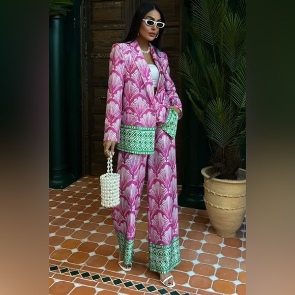 Stylish Pink and Green Women Pantsuit - Picture 4 of 6